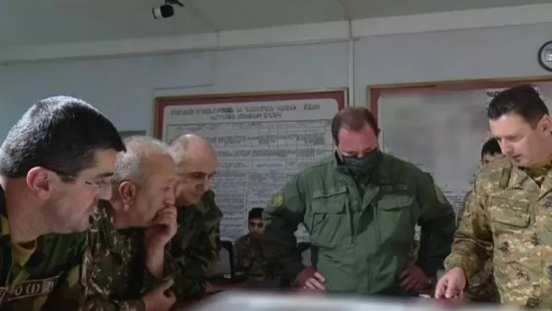 Դավիթ Տոնոյանն ու ԱՀ նախագահ Արայիկ Հարությունյանն այցելել են բանակի մարտական կառավարման կենտրոն