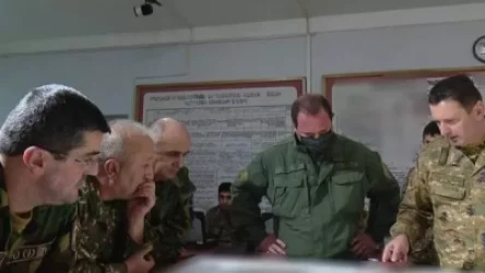 Դավիթ Տոնոյանն ու ԱՀ նախագահ Արայիկ Հարությունյանն այցելել են բանակի մարտական կառավարման կենտրոն