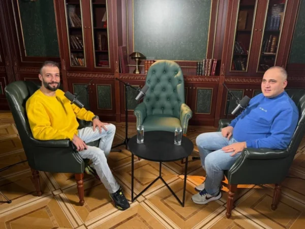 Դիմակավորված անձինք մտել են Նարեկ Սամսոնյանի ու Վազգեն Սաղաթելյանի տուն