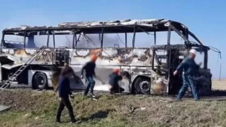 Վարդենիսում հակառակորդի խոցած ավտոբուսը