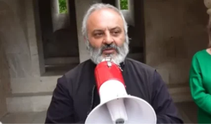 ՏԵՍԱՆՅՈՒԹ. Ձեր լեզվով եմ ասում՝ խելոք մնացեք. Բագրատ Սրբազան