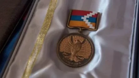 Արցախի ՊԲ 21 զինծառայող և 2 պահեստազորային հետմահու պարգևատրվել են «Մարտական ծառայություն» մեդալով, 3 զինծառայող՝ «Արիության համար» մեդալով