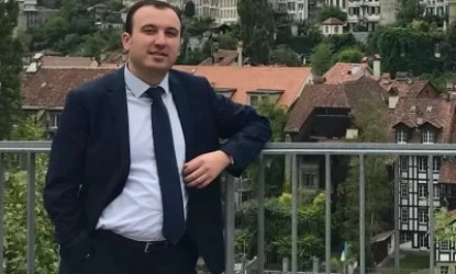 Ազատվել է  զբաղեցրած պաշտոնից և նշանակվել վարչապետի աշխատակազմի ղեկավարի տեղակալ