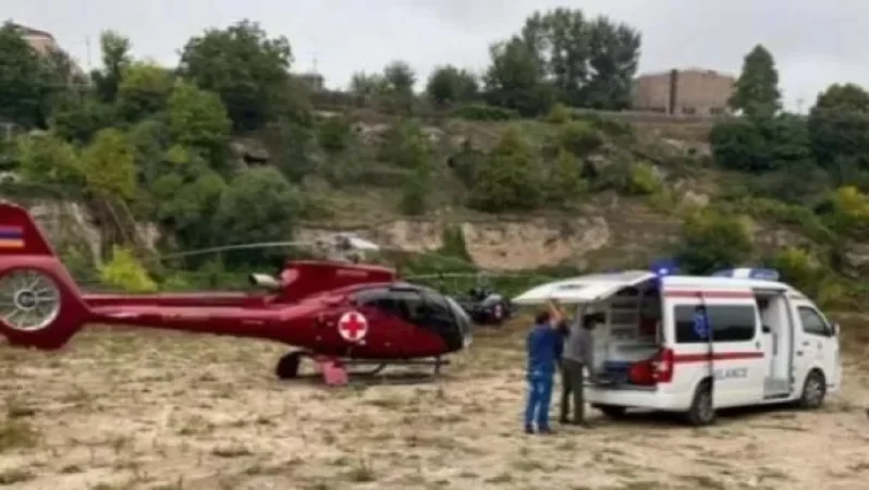 Վիրավոր զինվորների տեղափոխումն իրականացվում է 2 սանիտարական ուղղաթիռներով