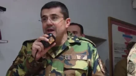 ՏԵՍԱՆՅՈՒԹ. Արայիկ Հարությունյանը լեգենդար հրամանատար Կարեն Ջալավյանին «Արցախի հերոս» կոչմանն է արժանացրել