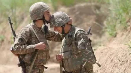 Վիրավոր զինվորները Երևանում շտապեցնում են բժիշկներին. ընկերները սպասում են առաջնագծում