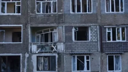 ԼՈՒՍԱՆԿԱՐՆԵՐ. Ստեփանակերտ քաղաքում թշնամու հրետակոծության հետևանքները՝ լուսանկարներում