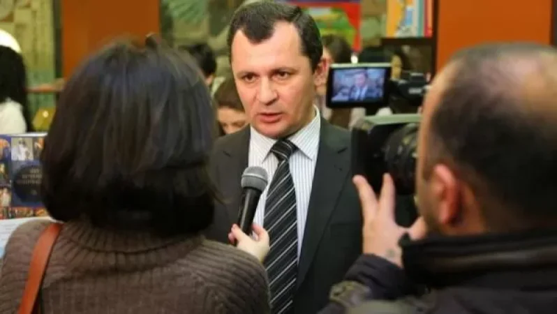 Կորոնավիրուսից մահացել է ԵՊՀ հայ ժողովրդի պատմության ամբիոնի վարիչ Արտակ Մովսիսյանը