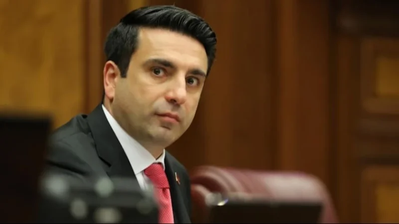 Դոգի կուսակցությունը կա, թող մի հատ էլ ձեր կուսակցությունը լինի, իրար հետ մրցեք. ԱԺ նախագահը՝ հոգեւորականներին