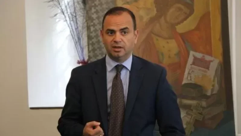 Խրամատները պաշտպանող տղամարդիկ և կանայք ձեր օգնության կարիքն ունեն. Սինանյանի ուղերձը սփյուռքահայերին