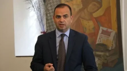 Խրամատները պաշտպանող տղամարդիկ և կանայք ձեր օգնության կարիքն ունեն. Սինանյանի ուղերձը սփյուռքահայերին