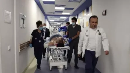 Շուշիում վիրավորված ռուս լրագրող Յուրի Կոտենոկը միացված է արհեստական շնչառության սարքին