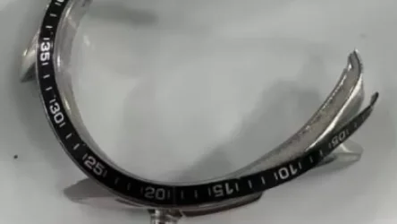 Սա եկեղեցում վիրավորված լրագրողի ժամացույցն է, որը գտել ենք եկեղեցում. Արծրուն Հովհաննիսյան