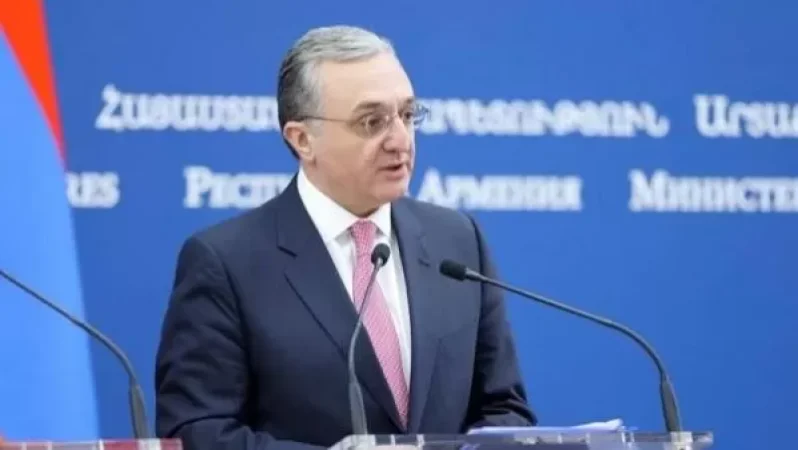 Zohrab Mnatsakanyan Returns to Yerevan