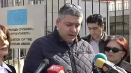 Եթերազրկված Հ2-ի անձնակազմը նամակ հանձնեց ՀՀ-ում ԵՄ ներկայացուցչությանը