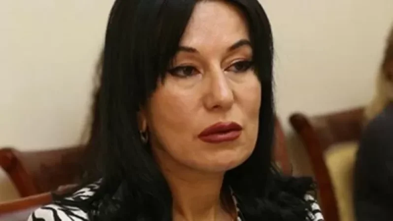 Սև կարապի տեսությունը. Նաիրա Զոհրաբյան