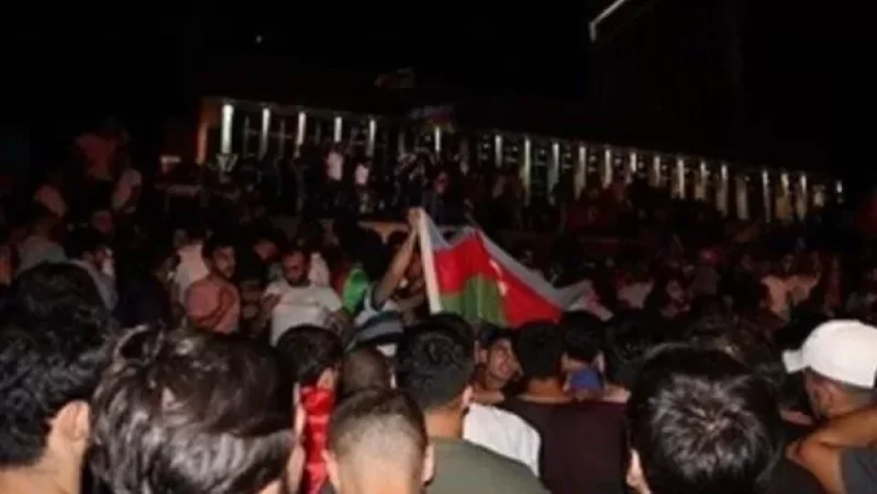 Ադրբեջանում իրավիճակը ծանր է և լարված, բազմաթիվ ցույցեր են տեղի ունենում՝ հատկապես զինկոմիսարիատների առջև