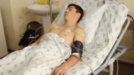 Ադրբեջանական ԱԹՍ հարվածել է մեքենային.  14-ամյա Նարեկը բեկորային վնասվածքով տեղափոխվել է հիվանդանոց