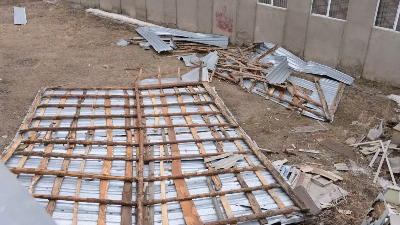 Strong Winds Damage School Roofs in Armenia