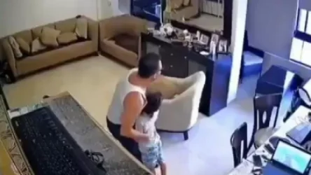 ՏԵՍԱՆՅՈՒԹ. Ինչպես է տղամարդը Բեյրութում պայթյունի ժամանակ փորձում պաշտպանել որդուն