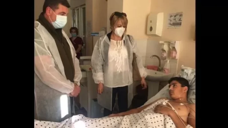 Վարդենիսում թշնամու ԱԹՍ-ի հարվածից վիրավորված 14-ամյա տղայի ինքնազգացողությունը լավ է. մարզպետ