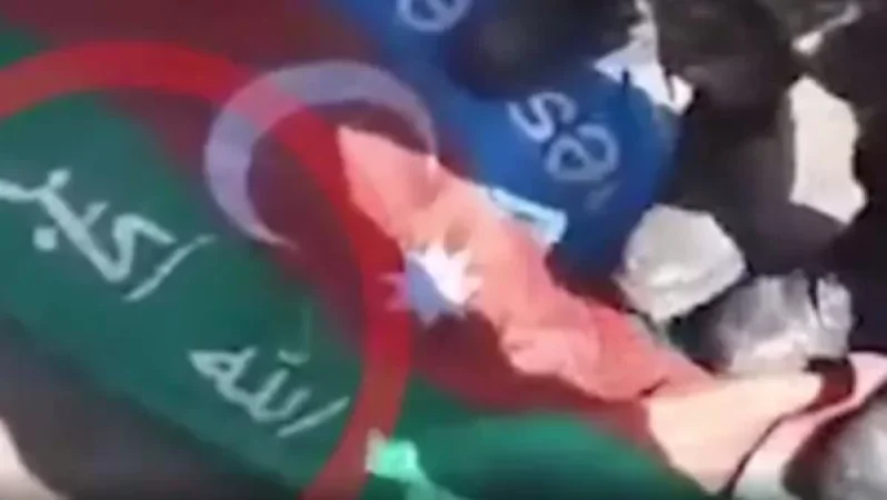 Ադրբեջանական մանկապարտեզային մակարդակի հերթական ֆոտոշոփը.