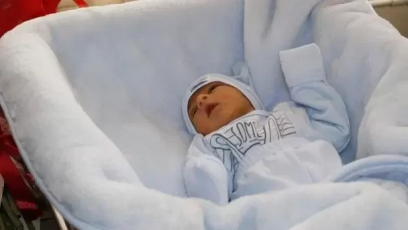 Գավառի հիվանդանոցում ծնվել է արցախցի Մոնթեն. նրա հայրն այժմ Արցախում է