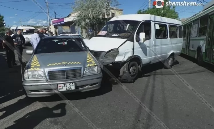 Բախվել են 58 երթուղու «ԳԱԶել»-ը և ևս երեք մեքենա