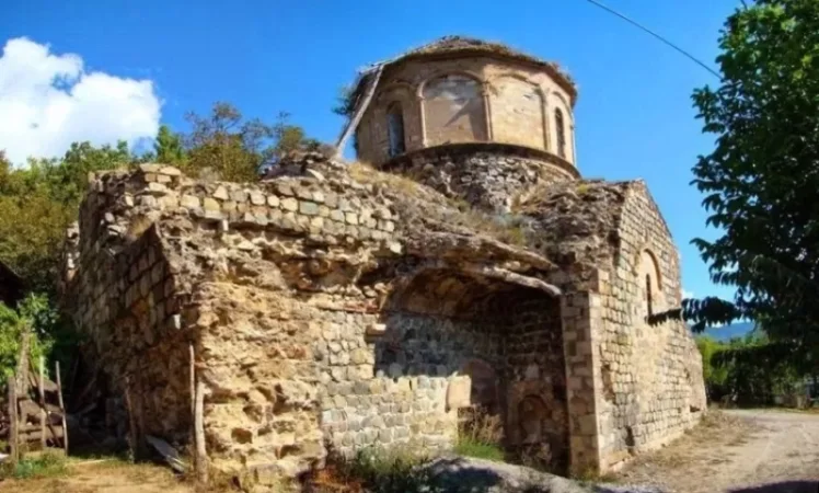 Construction of a Public Toilet Next to the Armenian Church in Ardvin