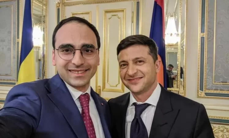 Photo: Tigran Avinyan's Selfie with Vladimir Zelensky