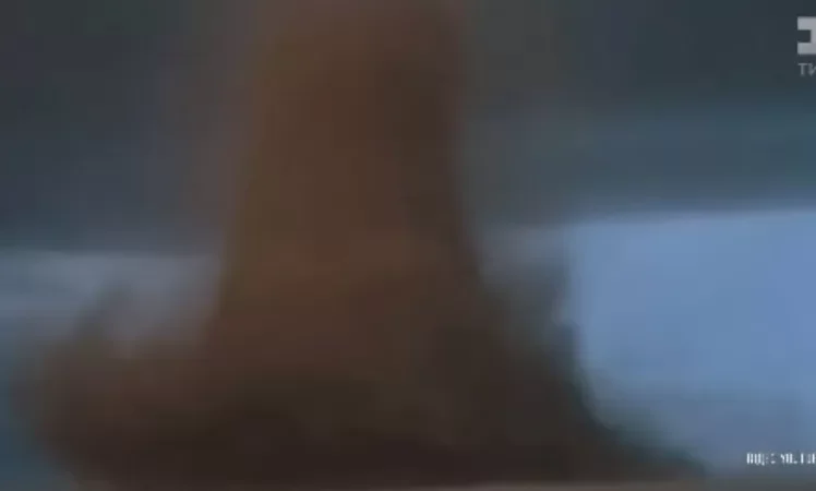 Video: Dozens of Tornadoes Active in the USA
