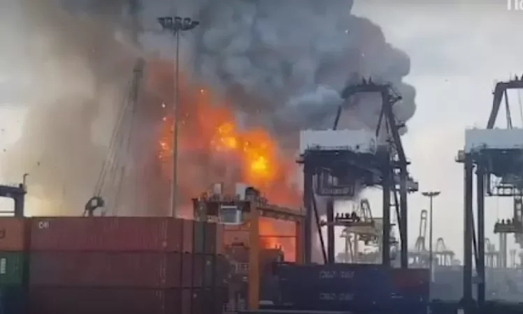 Video: Powerful Explosion at a Port in Thailand