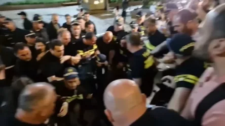 Բողոքի ակցիա` Թբիլիսիի խորհրդարանի մոտ. կան բերման ենթարկվածներ