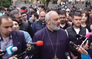 ՏԵՍԱՆՅՈՒԹ․ Սրբազանը պատասխանել է ֆինանսավորման մասին իշխանությունների հայտարարություններին