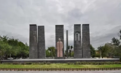 Չի կարելի աղբանոցից հանել ժապավենն ու փաթաթել. Փաշինյանը` Մյասնիկյանի արձանի մոտ տիրող իրավիճակի մասին