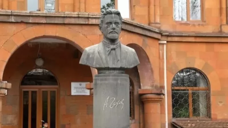 ԱՀԱԶԱՆԳ. Չեխովի անվան դպրոցում տեղադրված զինվորի համար նախատեսված հանգանակության արկղի միջից գումարի մի մասը գողացել են