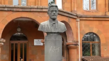 ԱՀԱԶԱՆԳ. Չեխովի անվան դպրոցում տեղադրված զինվորի համար նախատեսված հանգանակության արկղի միջից գումարի մի մասը գողացել են