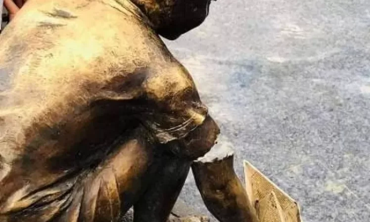 Արձանը վնասելու դիտավորություն չի եղել. Ոստիկանություն