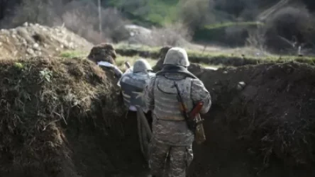 Հակառակորդի կրակի տակ ավագ-սերժանտը շտապ օգնության մեքենայով տարհանել է վիրավոր զինծառայողներին. նորօրյա հերոսները