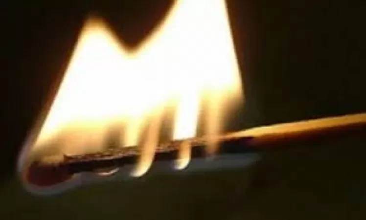 Ահազանգ․ ՊՆ-ի մոտ քաղաքացին ցանկանում է ինքնահրկիզվել