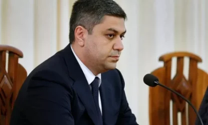 Ավել-պակաս չխոսել հեռախոսով. Վանեցյանը` գաղտնալսման մասին