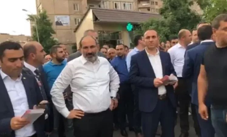 Video: March Kicking Off in Abovyan with Participation of Nikol Pashinyan