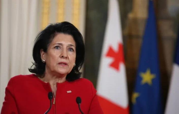 Վրաստանի նախագահը կդիմի Սահմանադրական դատարան՝ պահանջելով չեղարկել «ռուսական» օրենքը