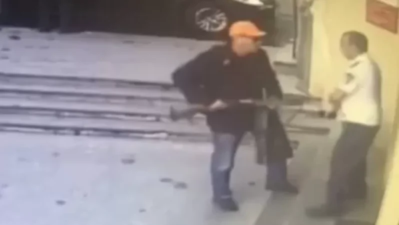 Ինչպես են վնասազերծել զենքով բանկ մտած տղամարդուն. ոստիկանությունը տեսանյութ է հրապարակել