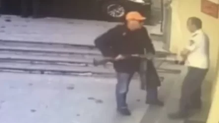 Ինչպես են վնասազերծել զենքով բանկ մտած տղամարդուն. ոստիկանությունը տեսանյութ է հրապարակել