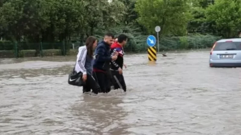 Ուժեղ ջրհեղեղներ Անկարայում