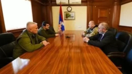 Արայիկ Հարությունյանն ընդունել է Ղրիմի կամավորականների միության ղեկավար Արմեն Մարտոյանին