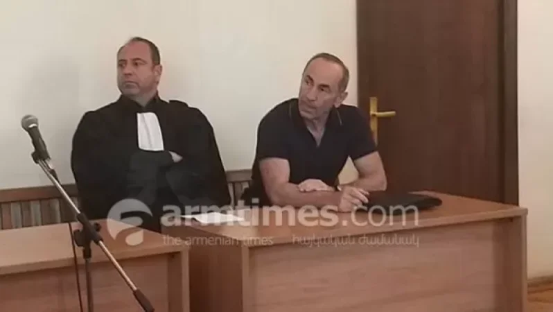 Ռոբերտ Քոչարյանը ֆրանսիացի պաշտպանի հետ  ժամանեց դատարան