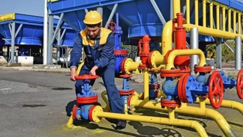 Government Proposes to Reduce Gas Tariff, While Gazprom Seeks Increase