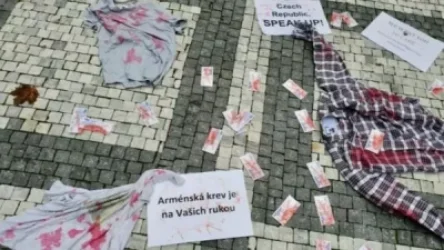 Չեխիայի հայերի 3-րդ բողոքի ակցիան՝  «Չեխոսլովակ գրուպ» ընկերության դիմաց